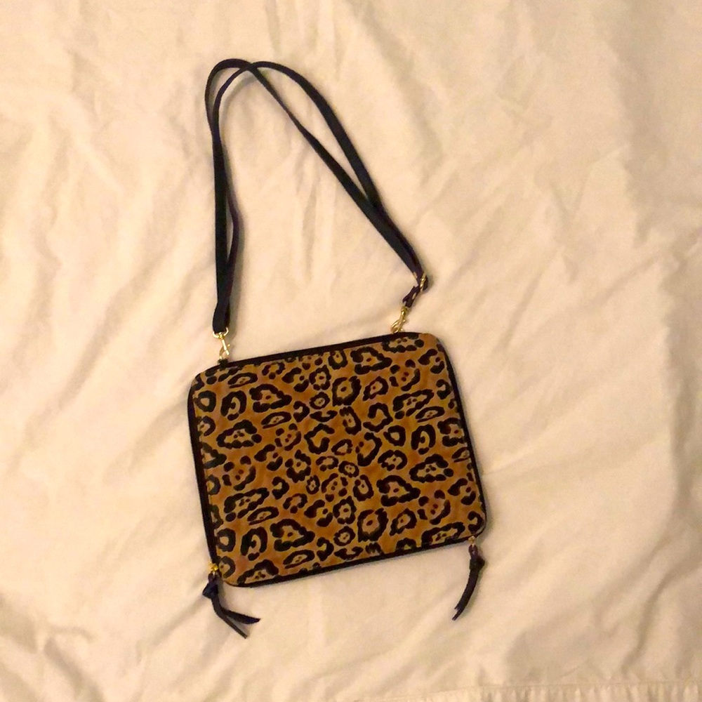 iPad case zippered with shoulder strap